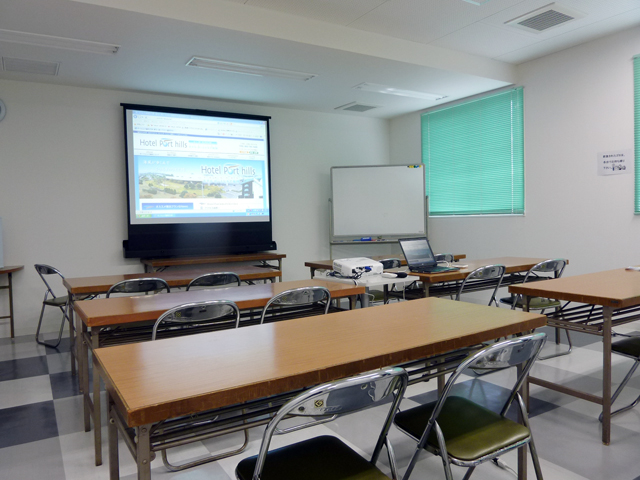 少人数の会議や入社試験、面接、説明会、サークル活動などにご利用下さい。